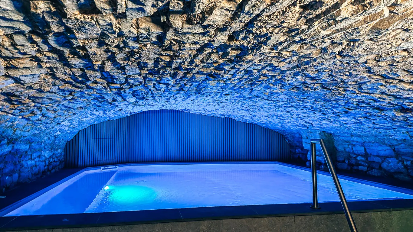 Indoor swimming pool of the holiday home