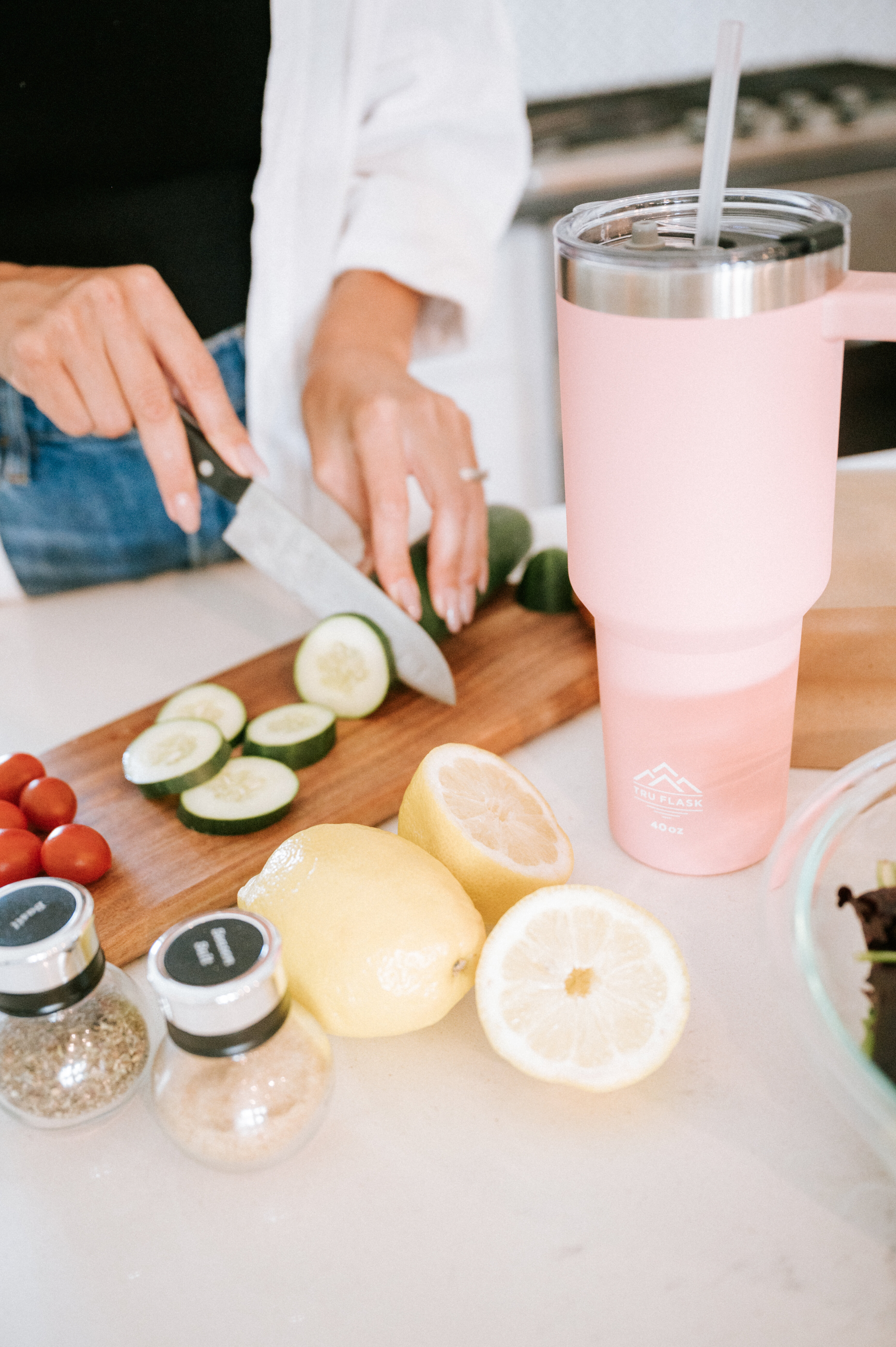 Reduce 40 oz Tumbler with Handle - Vacuum Insulated 40oz, Pink Cotton